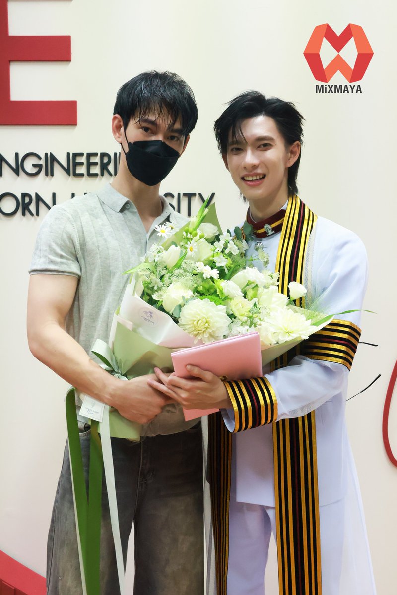 webmixmaya's tweet photo. อุ๊ยยยย น้องพูห์ กฤติน ได้รับปริญญาวิศวกรรมศาสตรบัณฑิต สาขาวิชาวิศวกรรมหุ่นยนต์และปัญญาประดิษฐ์ (Robotics & AI) หลักสูตรนานาชาติ จุฬาลงกรณ์มหาวิทยาลัย แล้วยังได้ปริญญาใจจาก น้องพาเวล นเรศ ด้วยรึเปล่าน๊าาา 🤏🥺

น่ารักสุด ๆ 💞💞

#PoohGraduationDay 
#ppoohkt #PooHHooPers #pavelphoom #poohpavel