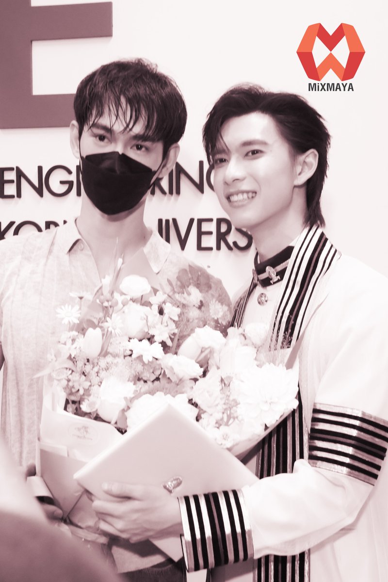 webmixmaya's tweet photo. อุ๊ยยยย น้องพูห์ กฤติน ได้รับปริญญาวิศวกรรมศาสตรบัณฑิต สาขาวิชาวิศวกรรมหุ่นยนต์และปัญญาประดิษฐ์ (Robotics & AI) หลักสูตรนานาชาติ จุฬาลงกรณ์มหาวิทยาลัย แล้วยังได้ปริญญาใจจาก น้องพาเวล นเรศ ด้วยรึเปล่าน๊าาา 🤏🥺

น่ารักสุด ๆ 💞💞

#PoohGraduationDay 
#ppoohkt #PooHHooPers #pavelphoom #poohpavel