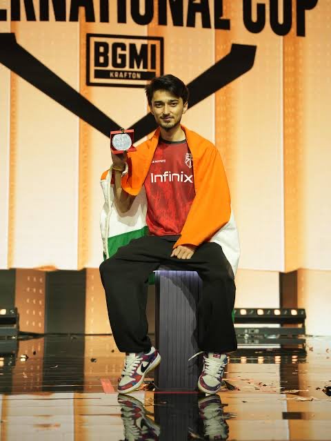 jainmayang's tweet photo. I’m sorry Jelly for doubting you.

When you have a player like Jonathan on the team, no matter how good the positions are, the team is going to lose fights.

Sorry, but Jelly was, is, and will never be the PROBLEM when theres a bot like Jonathan on the team. 🙏🙏

#WeFeelYouJelly https://t.co/7j631wXyjH