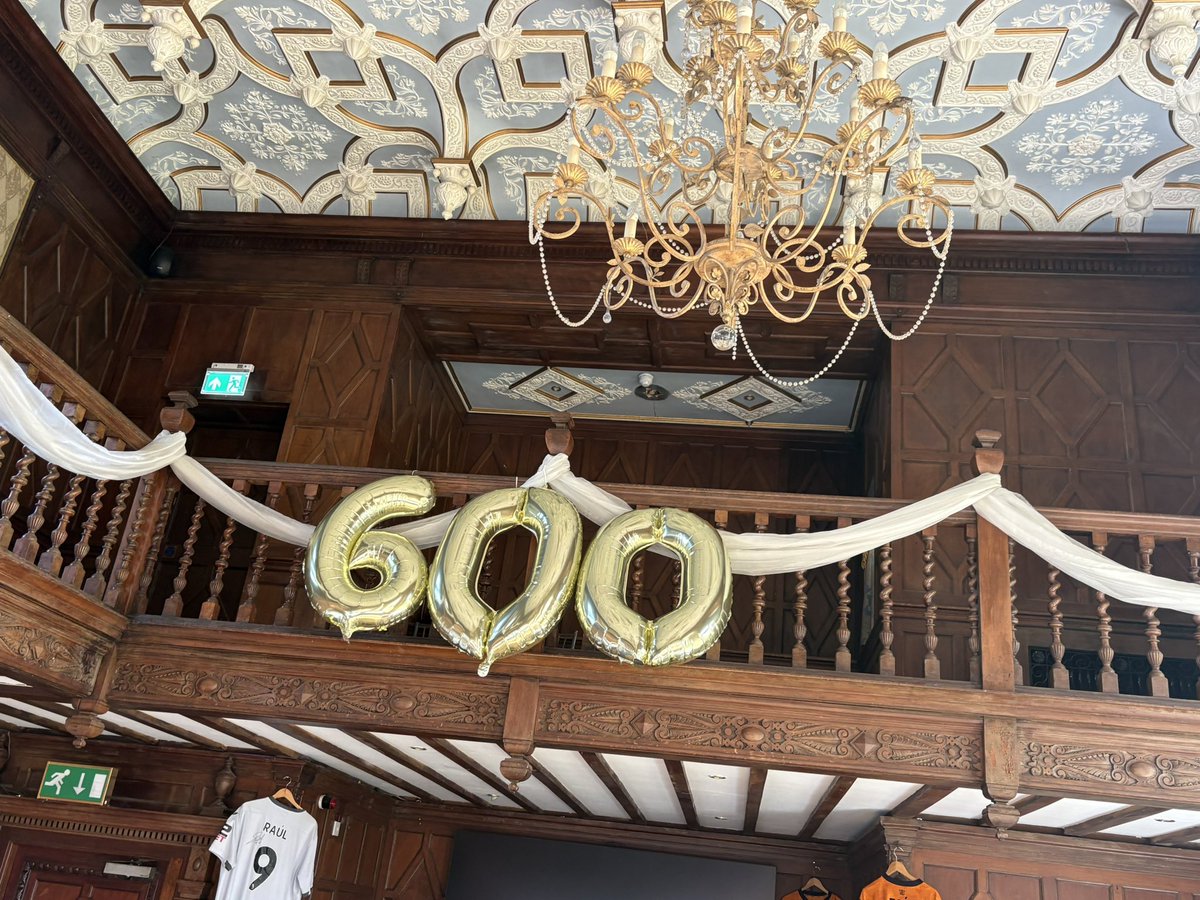 wolvespremier's tweet photo. Great turn out last night at a heartwarming and thoroughly enjoyable evening with Geoff Thomas!🙌

Due to the continued unwavering support of these events we raised a whopping £3617.62 which takes us to nearly 605k total fundraising!  Thank you 🥰

Thank you for your continued support and generosity and making a difference to the lives of others - 

….in March I’m looking to do a dinner with Brian Law! ‘All aboard’! ❤️❤️❤️🔥
