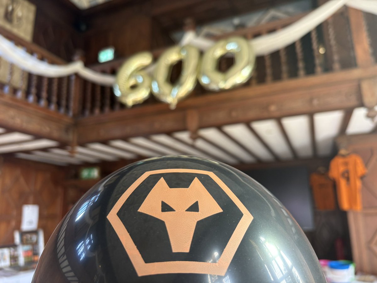 wolvespremier's tweet photo. Great turn out last night at a heartwarming and thoroughly enjoyable evening with Geoff Thomas!🙌

Due to the continued unwavering support of these events we raised a whopping £3617.62 which takes us to nearly 605k total fundraising!  Thank you 🥰

Thank you for your continued support and generosity and making a difference to the lives of others - 

….in March I’m looking to do a dinner with Brian Law! ‘All aboard’! ❤️❤️❤️🔥
