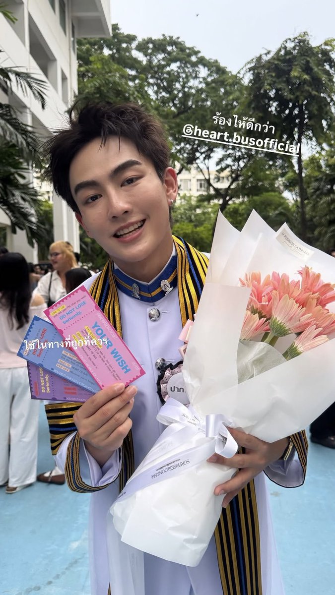 heartmeoaw's tweet photo. ขุนฮาร์ทได้การ์ดตามคำขอหรออ้วมมม พี่ทีมงานบอกใช้ดี ๆ นะใช้ให้ถูกบอกแบบกันไว้ก่อน52525252525

#ครุยแรกของบัสจัดไปศูนย์สาม
#KHUNPOL #HEARTchuthiwat https://t.co/wyOrBrPZfW