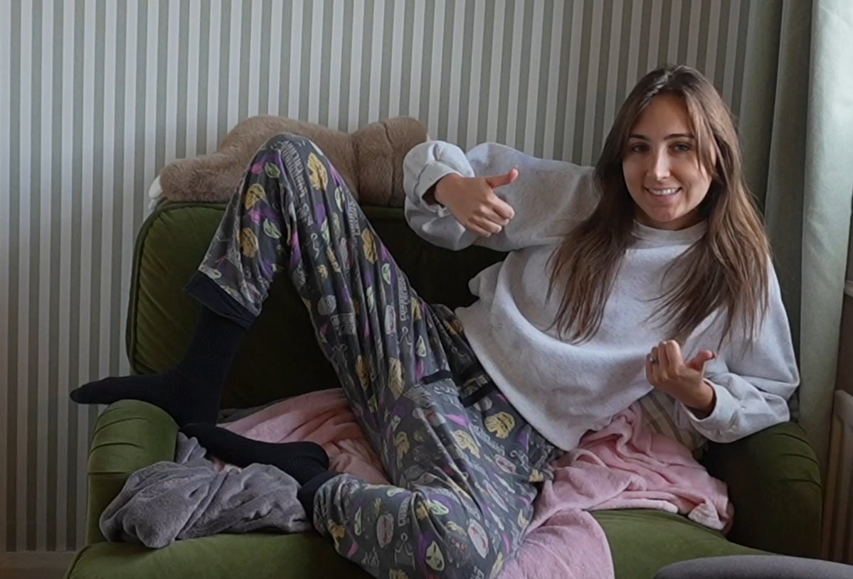 ScrambledAshton's tweet photo. this fashion icon in her guardians of the galaxy jammies is gonna make you beautiful dresses on stream at 3  xoxo

https://t.co/RG5gRwdnol https://t.co/ilLbX382or