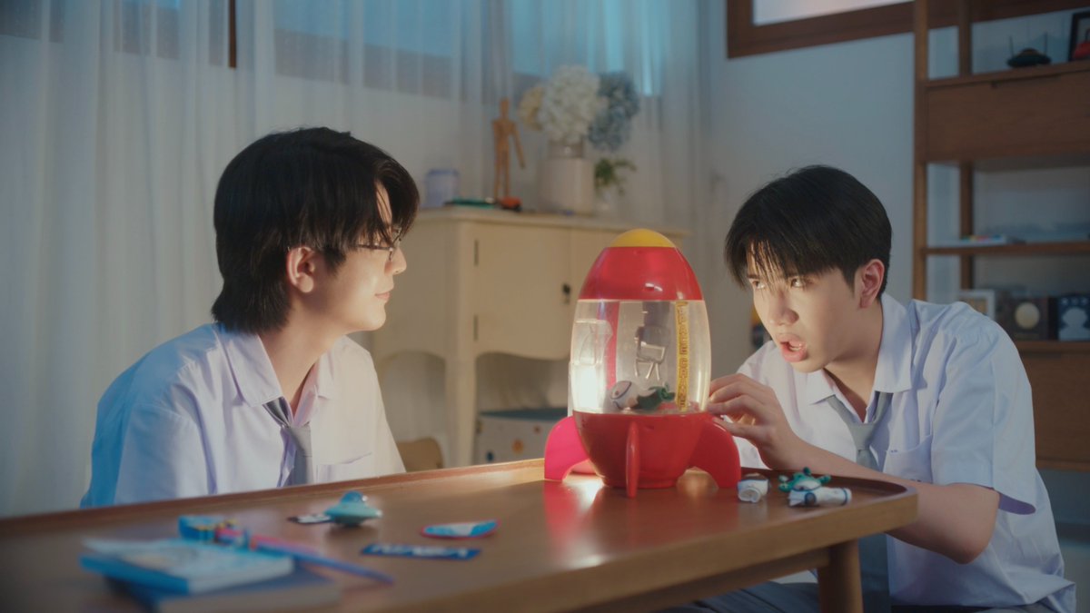 GMMTV's tweet photo. คนเศร้าก็ช็อกได้55555555555555555555555

#WEIRDO101SeriesEP8
@sea_ta_lay @keenkeno_sp https://t.co/xWddwiIgoW