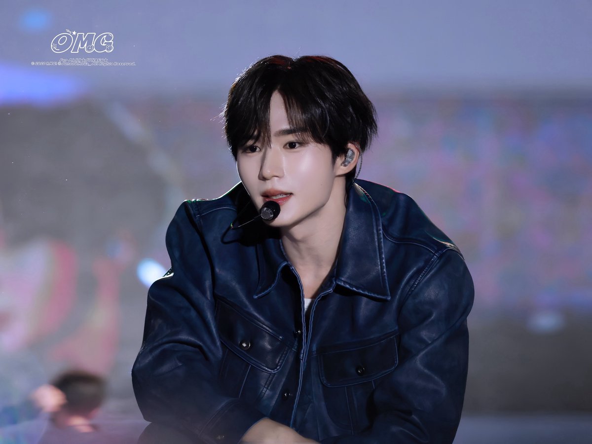 JunseOMeGa_'s tweet photo. 261002 창원대

#준서 #김준서 #JUNSEO #ジュンソ　
#알파드라이브원 #알디원 #ALD1 #ALPHADRIVEONE https://t.co/vUO7ZkKH6i