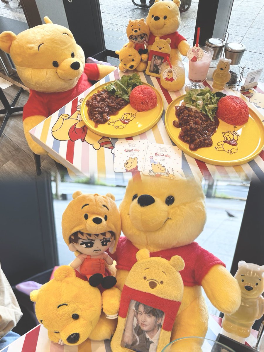 kojioO__66's tweet photo. プーさんカフェ行った🍯🧸
プー好きにはたまらん空間だった〜〜🎶
るたこじ抹茶ドリンクも飲んでフッ軽インパもして大充実だった🎃 https://t.co/ylT53zxATP