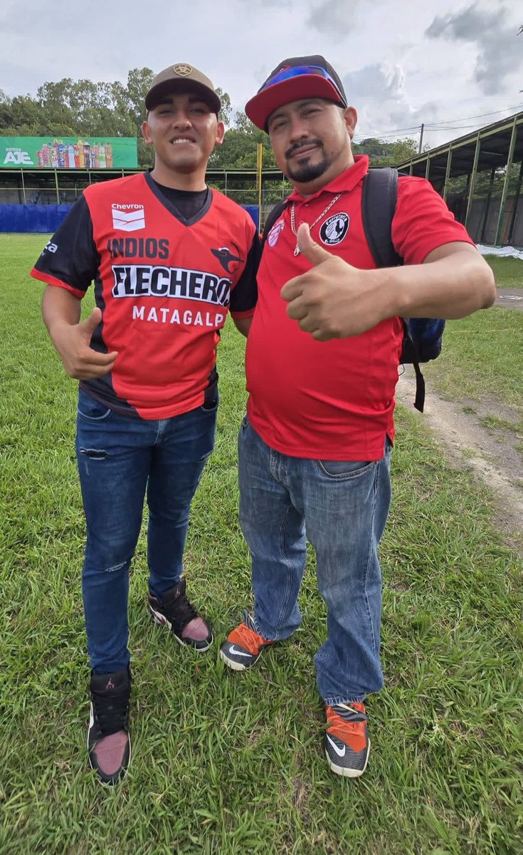 RJugada's tweet photo. ⚾️⚾️⚾️⚾️"La JugadaTV"⚾️⚾️⚾️⚾️
Matagalpa Nicaragua
Estadio Chales Solis

Entrega Uniformes Indios Flecheros Indios Flecheros de Matagalpa GPO  U23 - 2026

2 Peloteros de La Liga Yaule Orgullo de Yaule y Uno de Ellos Originario de Apatú Terrabona

⚾️⚾️⚾️⚾️"La JugadaTV"⚾️⚾️⚾️⚾️ https://t.co/xLRR5aggXf