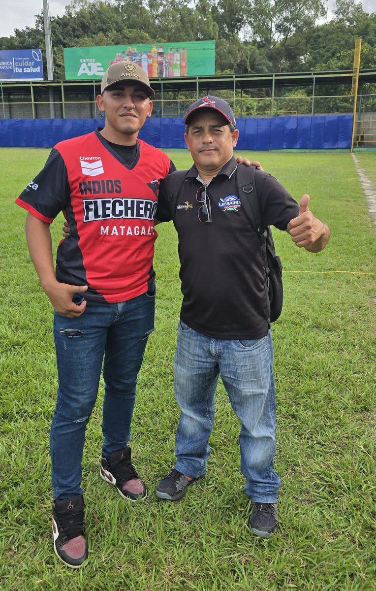 RJugada's tweet photo. ⚾️⚾️⚾️⚾️"La JugadaTV"⚾️⚾️⚾️⚾️
Matagalpa Nicaragua
Estadio Chales Solis

Entrega Uniformes Indios Flecheros Indios Flecheros de Matagalpa GPO  U23 - 2026

2 Peloteros de La Liga Yaule Orgullo de Yaule y Uno de Ellos Originario de Apatú Terrabona

⚾️⚾️⚾️⚾️"La JugadaTV"⚾️⚾️⚾️⚾️ https://t.co/xLRR5aggXf