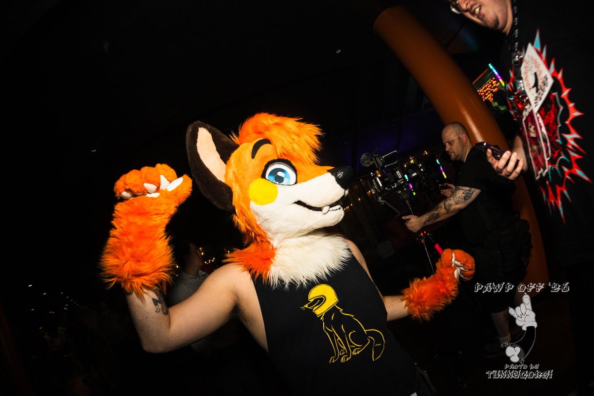 HamburgerFox's tweet photo. I'm a party animal on the dance floor so long as the DJ set is banging and there's sick vibes! 🦊
Catch me dancing there in the front for hours if I can make it! 🕺

🐶📸: @TunnyCorgi

#fursuitfriday #furryfandom #furryrave #furry #fursuit https://t.co/RQ2X3MyYNB