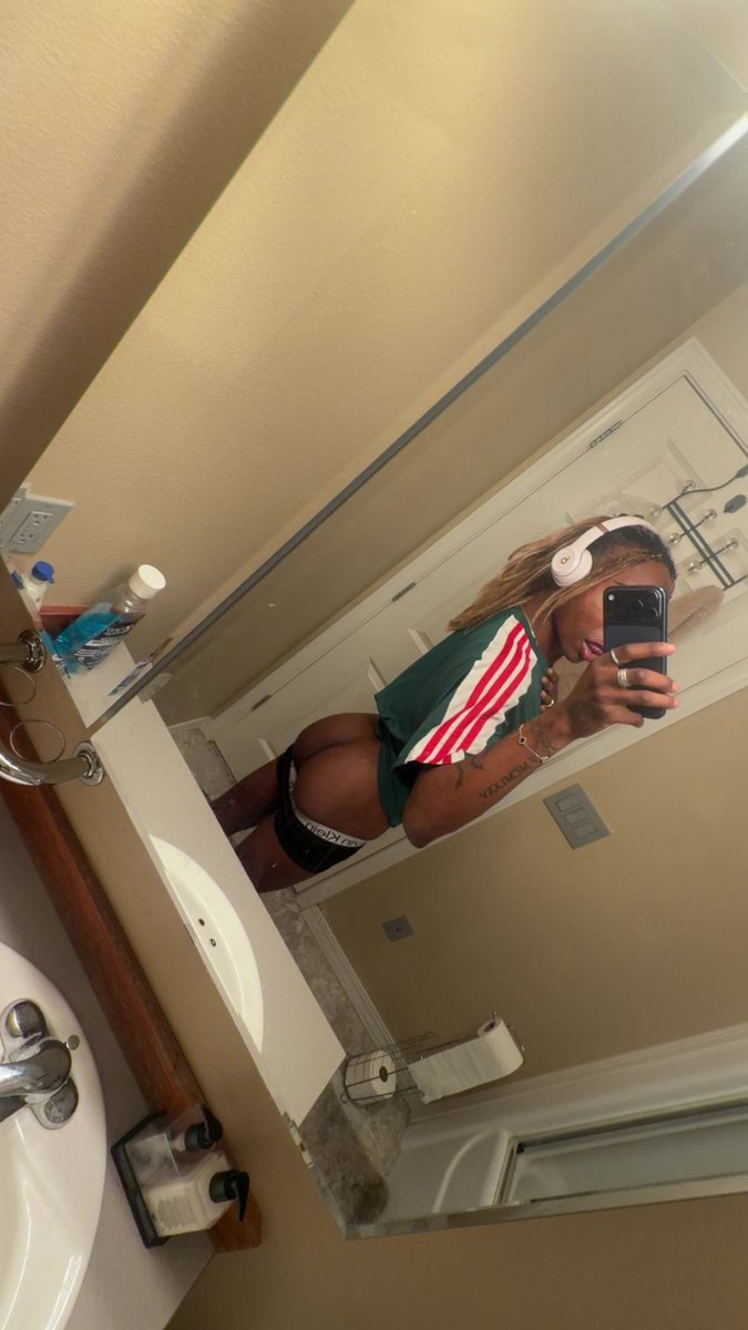 vampkenn's tweet photo. Add my snap for spicy customs 

https://t.co/jm9tAEl3jP
#twink #femboy #mlm https://t.co/kvdBDCOVJ3