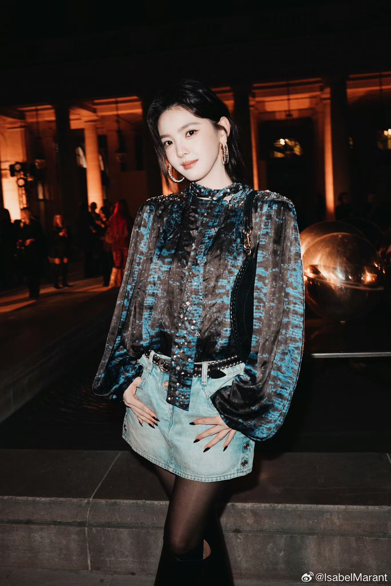 rruonans's tweet photo. Isabel Marant’s new weibo update with Zhang Ruonan 🖤

#ZhangRuonan #章若楠 https://t.co/9hjOEtcSpo