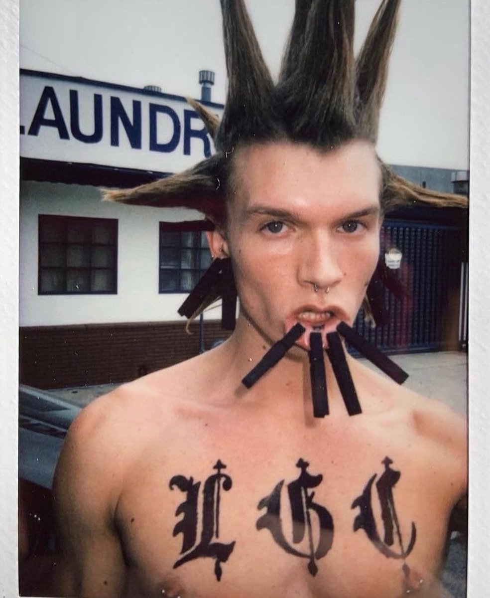 livshollanov's tweet photo. soooo boring when people wanna put this guy in a box or some mold they made up in their heads https://t.co/QCaZlnNrdr