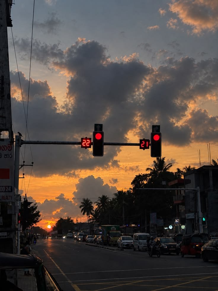chiamakanw's tweet photo. Golden hour makes ordinary places look extraordinary. Always pay attention to the light. 📷
#StreetPhotography #GoldenHour #PhotographyLovers https://t.co/lhOsvl7HXk