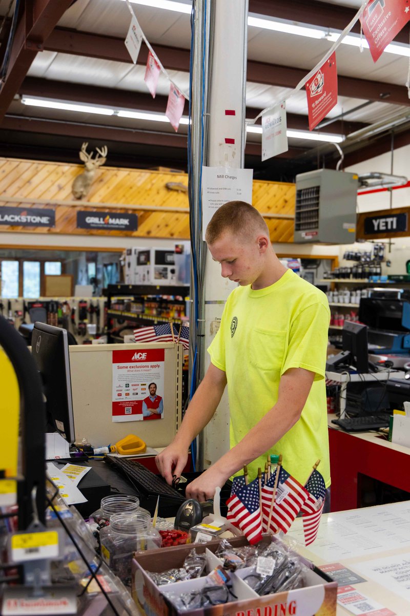 MichRetail's tweet photo. Changes to the Youth Employment Standards Act going into effect today.

The issuing and management of work permits for minors transfers from schools to the Michigan Department of Labor and Economic Opportunity (LEO). Minors and employers must register with the state of Michigan. https://t.co/vweZ06iMm3