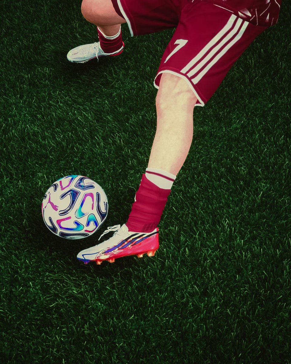 LFC's tweet photo. A look at the Reds in the @EASPORTSFC 27 Highlighter Feature  📸😮‍💨

Not long to go until we’re back in PL action 👌 https://t.co/vfSiTZOJLL