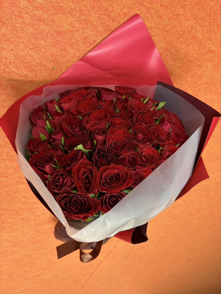 naomiikegami's tweet photo. もう何年も会ってない
メンバーから
お祝いの花束が届きました🌹
何年も会ってないのに、
心の中にインプロジャパンが
あること、すごくすごく
嬉しかったです😭 https://t.co/SeqT7oeze5