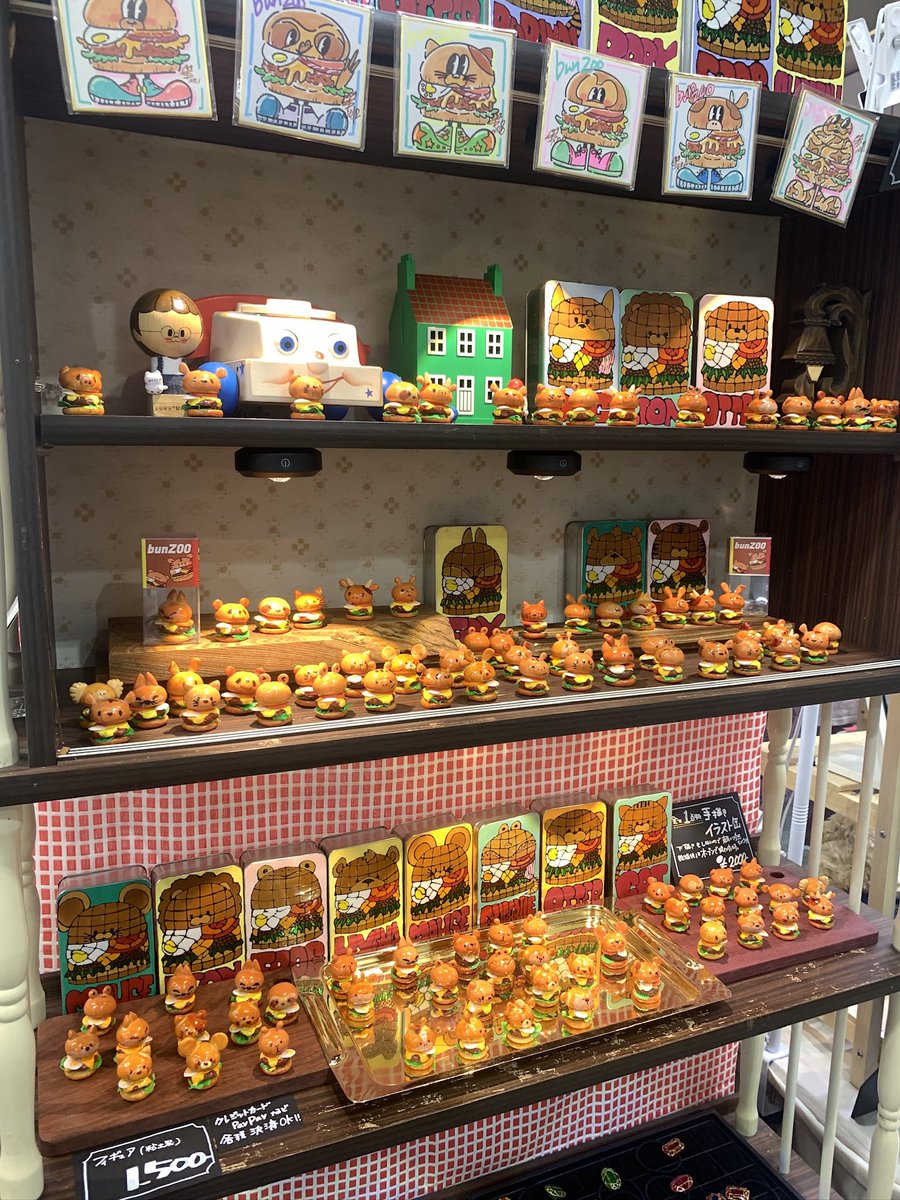 sushi_kingdom26's tweet photo. 10/11(日)はアニマーレ🍔‼️
動物×ハンバーガー『bunZOO』のイラスト雑貨&amp;粘土立体作品を中心に出展致します😊✨
ブース番号はこちら↓
4階　D15-16

#みんにゃでシェア8
#ニャンフェス24
#アニマーレ2 https://t.co/9nhATnEzbs
