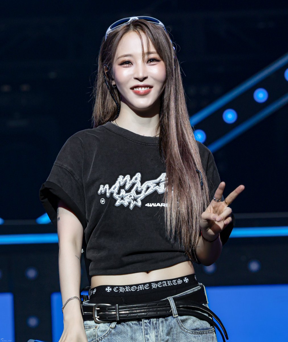 k_moo_star's tweet photo. [ Moonbyul 문별🐹 ]                                                        
260719 마마무 WORLD TOUR [4WARD]                
IN MACAU D2 (8)                                

#마마무 #MAMAMOO #문별 #MoonByul #ムンビ��ル https://t.co/Nq6vKtG0Hv