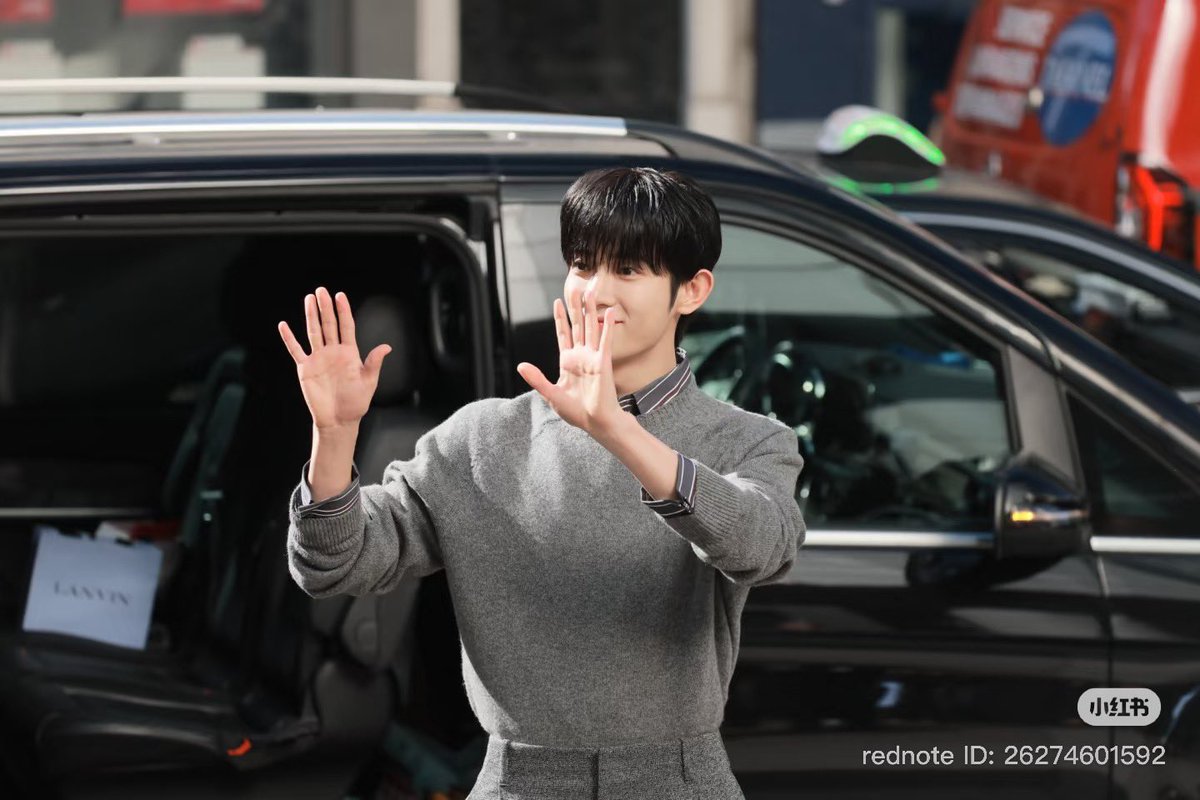 ParkSiWoomami's tweet photo. Đẹp trai quá đi Park SiWoo ơi

PARK SIWOO AT LANVIN PFWSS27
#PARKSIWOOxLANVIN
#PARKSIWOO
#LANVINPFWSS27
#YOONSIKSIWOOPFWSS27 https://t.co/jm8NsmHzxR