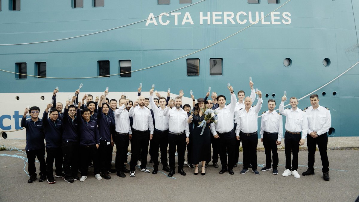 schuttevaer's tweet photo. Acta Marine doopt de nieuwe CSOV Acta Hercules dlvr.โit/TVlMDt #ActaHercules #CSOV #OffshoreWind #Vestas #Scheepsdoop https://t.co/Y71DMPQPSP