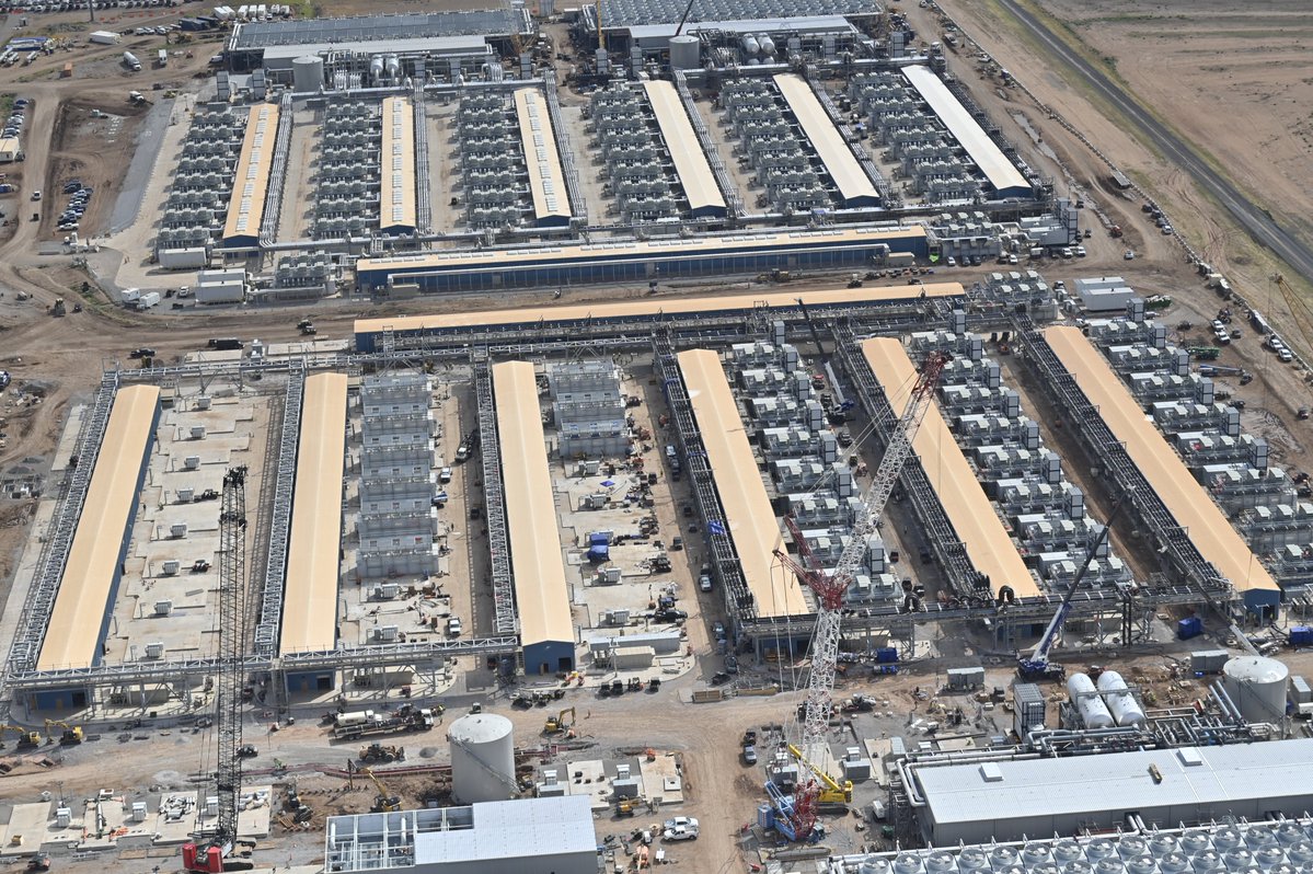 FransBakker9812's tweet photo. So if the situation isn't clear, I'll spell it out for you once more.

- $IREN will build their 2026 ARR capacity inside the given time frame. (Source: me).
- Iren will monetize their 2027 capacity (Source: demand environment).
- Iren IS CHOOSING their 2nd cycle clients now, THIS IS A POSITION OF STRENGTH YOU FUCKING RETARDS.
- Stickiness is baked into the cake you idiot hedge funds.

Have a good weekend.