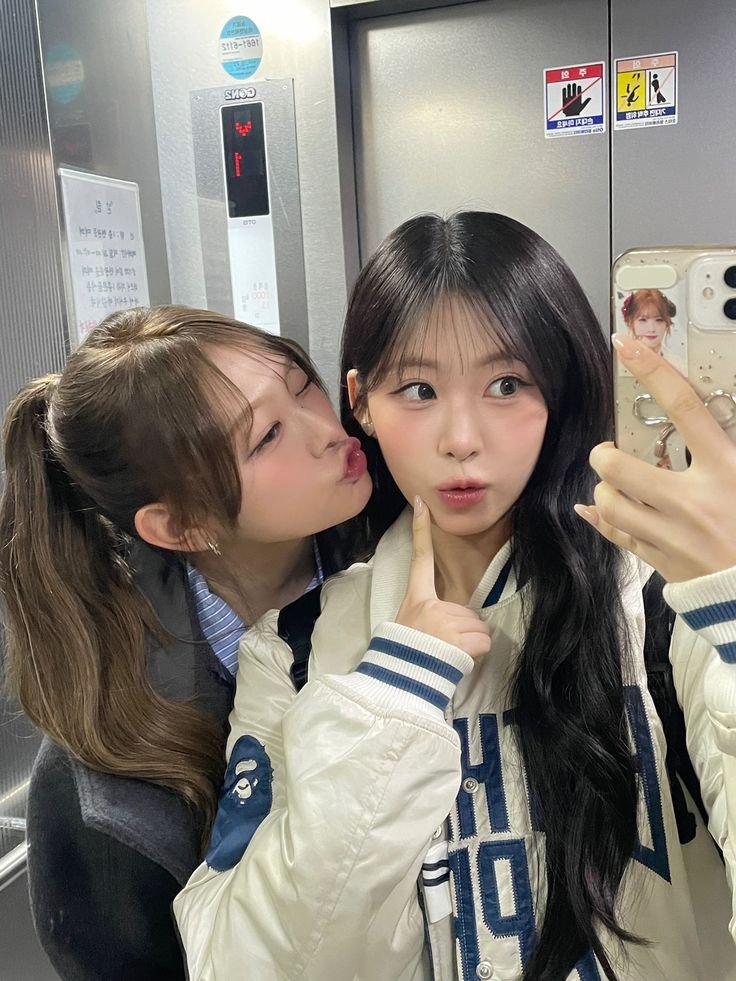 1ov5ve's tweet photo. #리마인트친소 리브 지킴이🤩 https://t.co/fzsO0s0oee