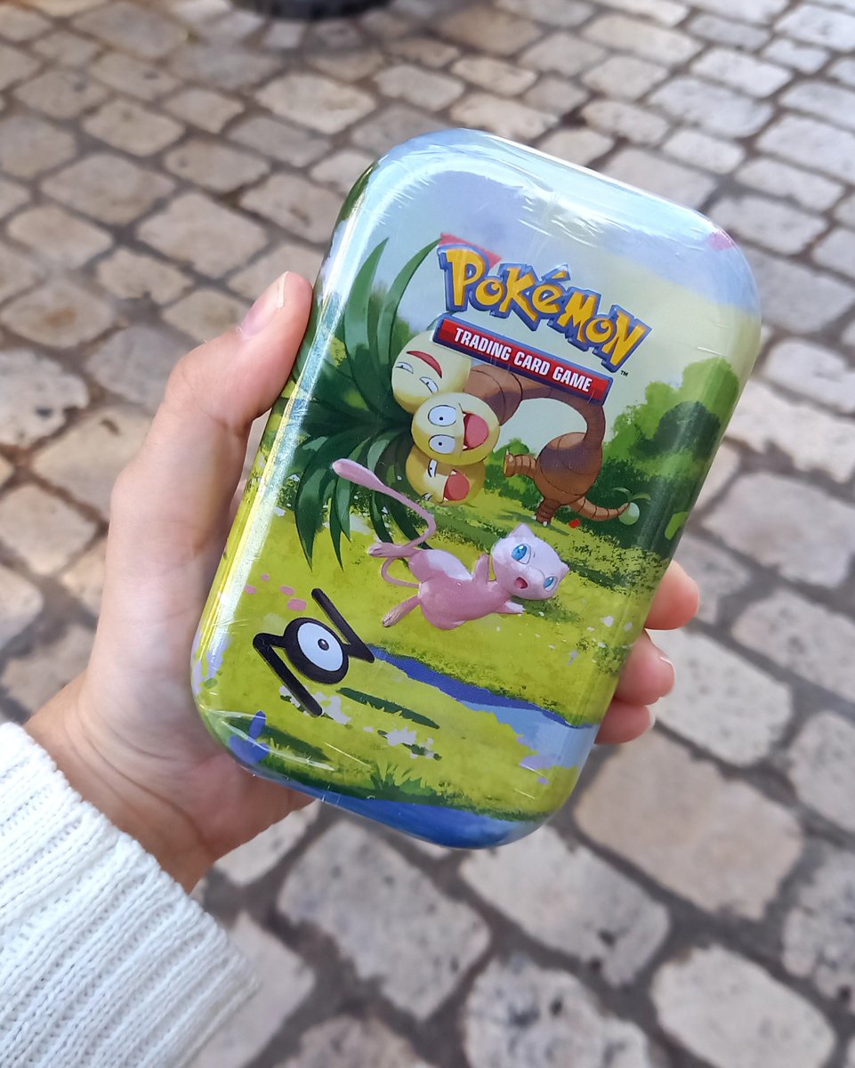 psychaedelia's tweet photo. ça sera sûrement mes deux seuls boosters des 30 mais bien contente, je tenais surtout à avoir une tin 🥹 petit loot sympa en plus de ça https://t.co/cF5cjVO3ur