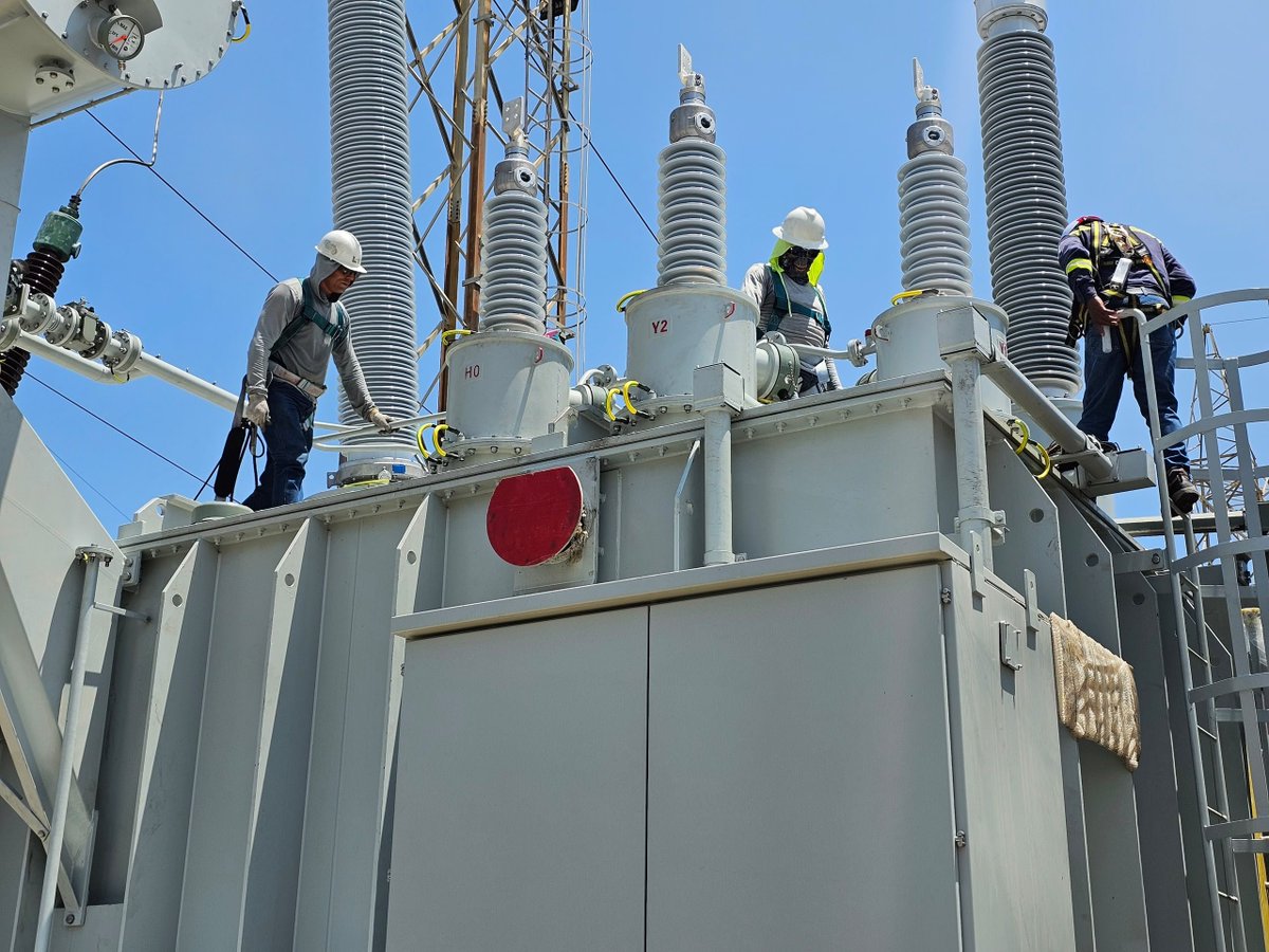 Chiqui_new's tweet photo. Viernes 2 de octubre de 2026. Planta Centro estado Carabobo 📍

Mientras unos intentan crear una realidad paralela en las redes, así amanece Venezuela hoy. Trabajadores del sector eléctrico continúan trabajando sin descanso para las mejoras del servicio en todo el país. https://t.co/0xcS4E89bY