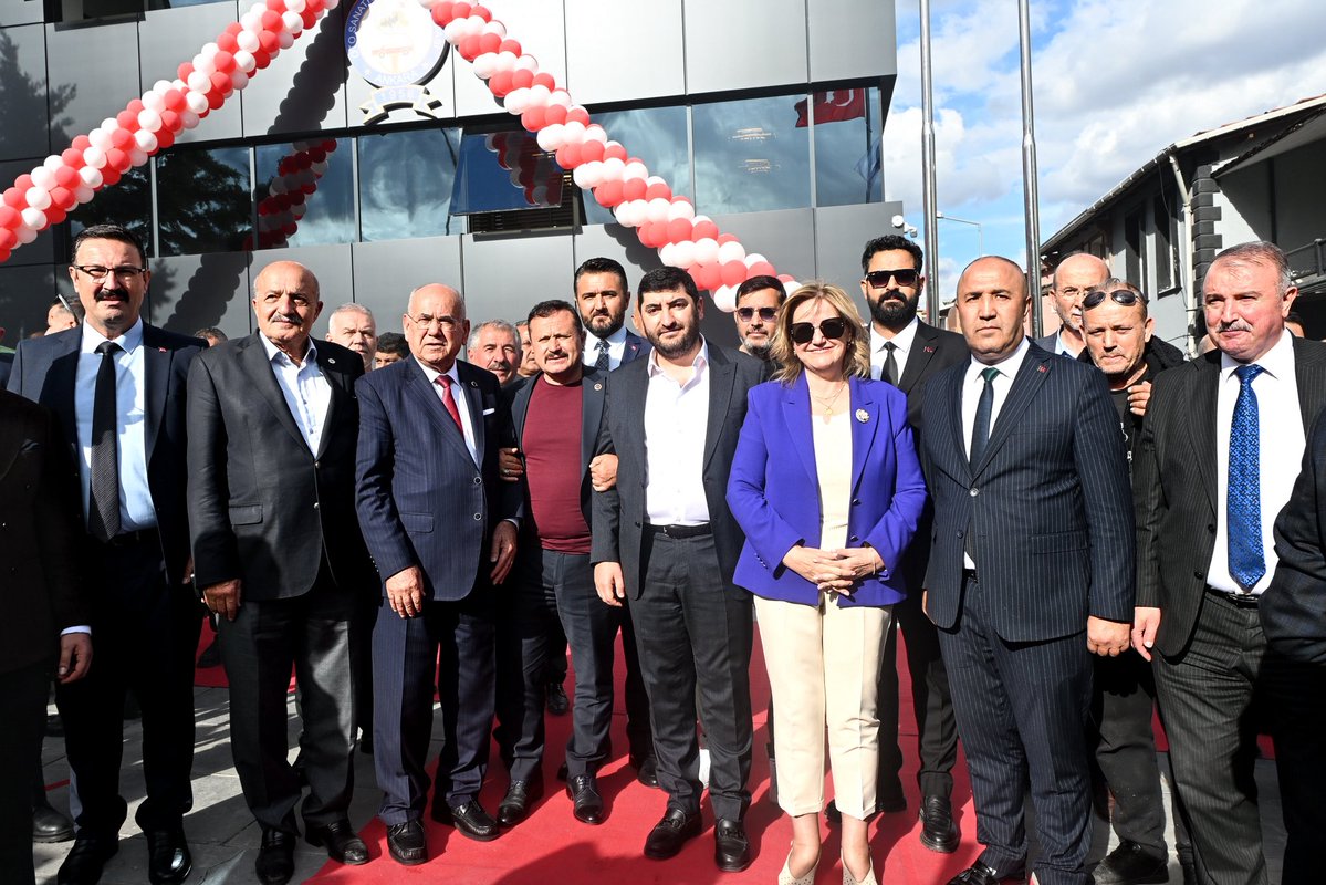 ysankazan's tweet photo. Ankara Oto Sanatkârları Esnaf Odamızın yeni hizmet binasının açılış programına katıldık.

Esnafımıza daha iyi şartlarda hizmet sunacak yeni hizmet binasının hayırlı olmasını diliyor, emeği geçen başta Oda Başkanımız olmak üzere tüm yönetimimize teşekkür ediyorum. https://t.co/PTtLnwRTpc