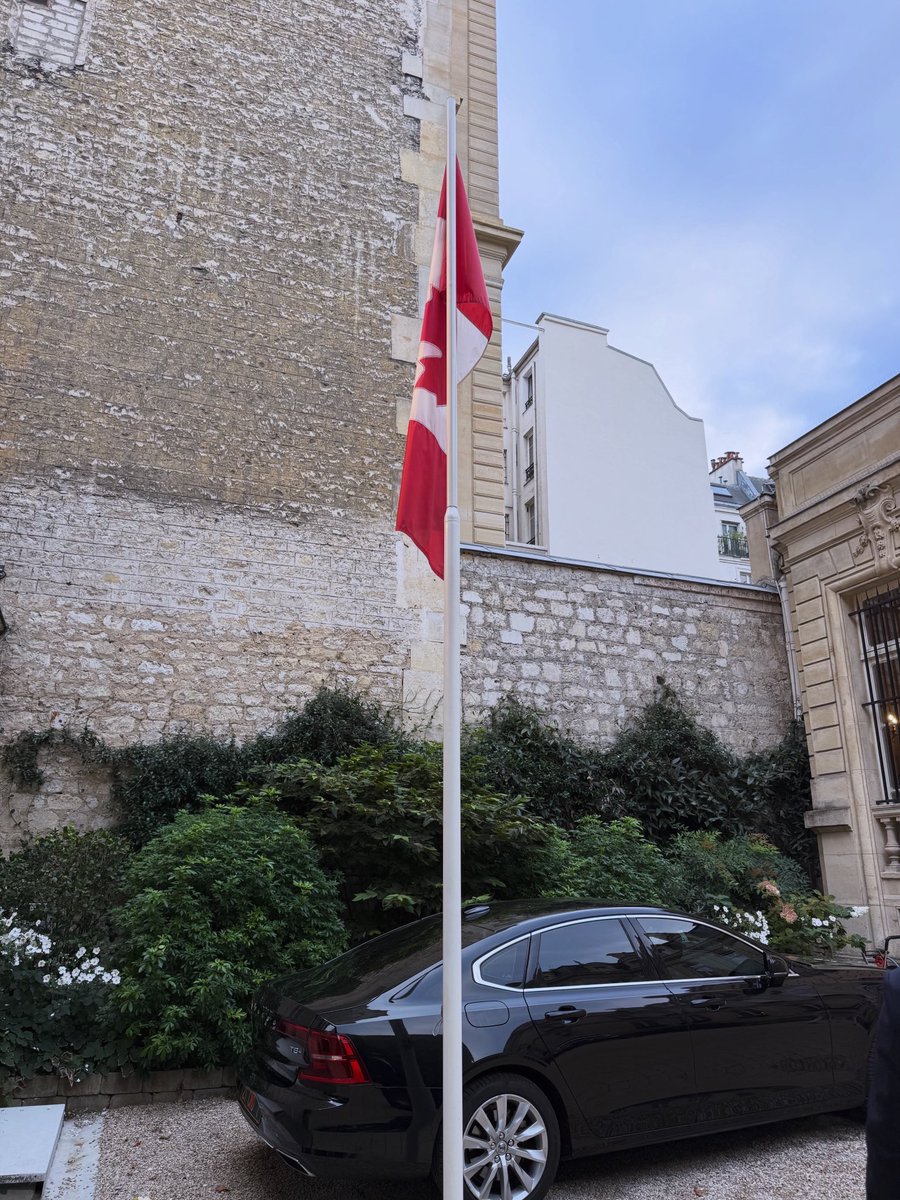CastImmigration's tweet photo. 🇨🇦🇫🇷 Immigration CAST à Paris!

Un plaisir de participer au Cocktail de rentrée de la Chambre de commerce France-Canada, à la Résidence de l’Ambassadrice du Canada en France.

De belles rencontres pour renforcer les ponts entre la France et le Québec. ⚜️

#FranceCanada #Québec https://t.co/Q37YOahIT4