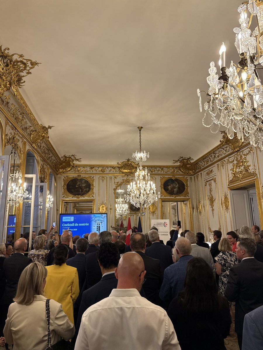 CastImmigration's tweet photo. 🇨🇦🇫🇷 Immigration CAST à Paris!

Un plaisir de participer au Cocktail de rentrée de la Chambre de commerce France-Canada, à la Résidence de l’Ambassadrice du Canada en France.

De belles rencontres pour renforcer les ponts entre la France et le Québec. ⚜️

#FranceCanada #Québec https://t.co/Q37YOahIT4