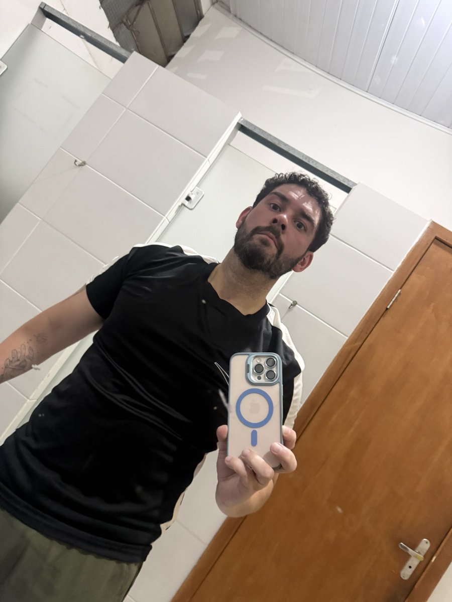 Richyyi's tweet photo. Firme e Forte 💪🏻 https://t.co/mlmgu3gJkg