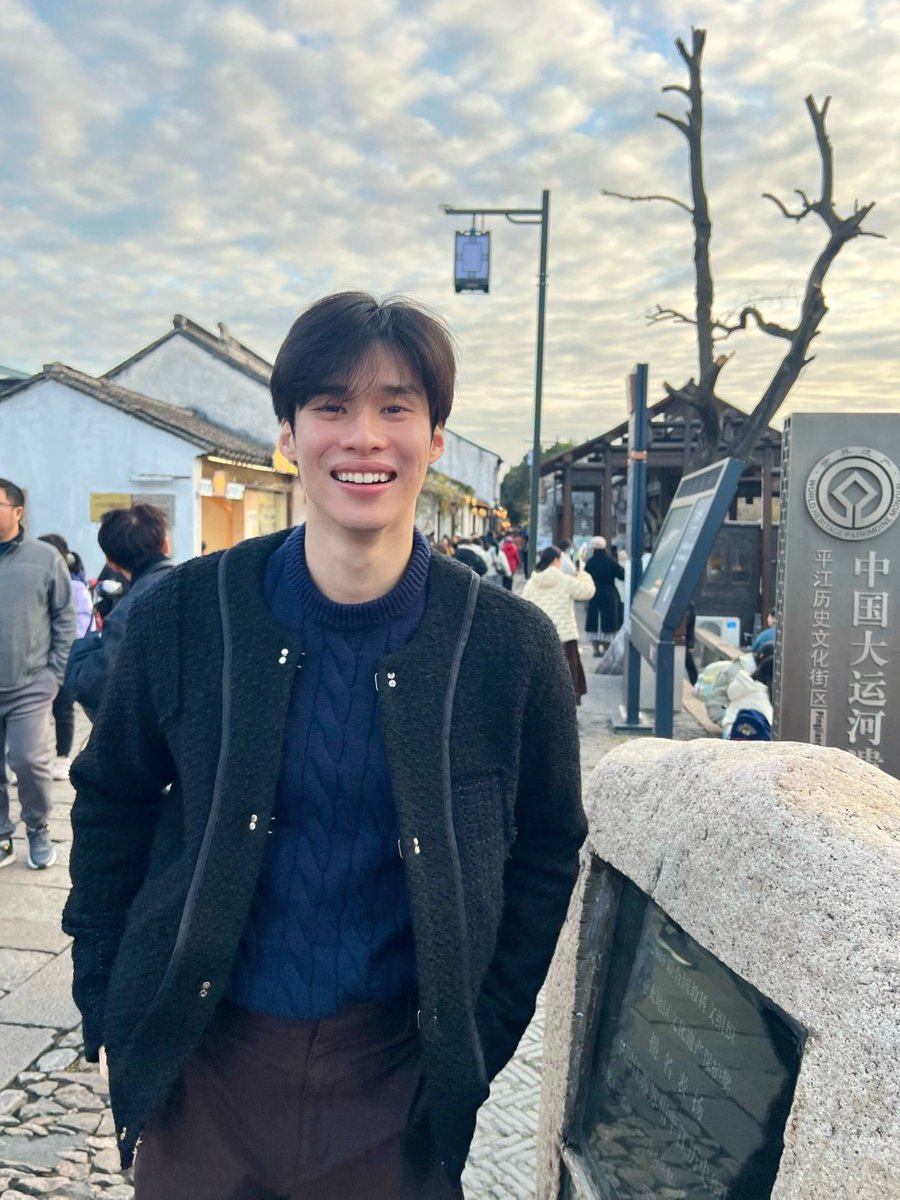 noynararound's tweet photo. พรชีวัน in real life มาก 😭 https://t.co/BCSWU4m27S