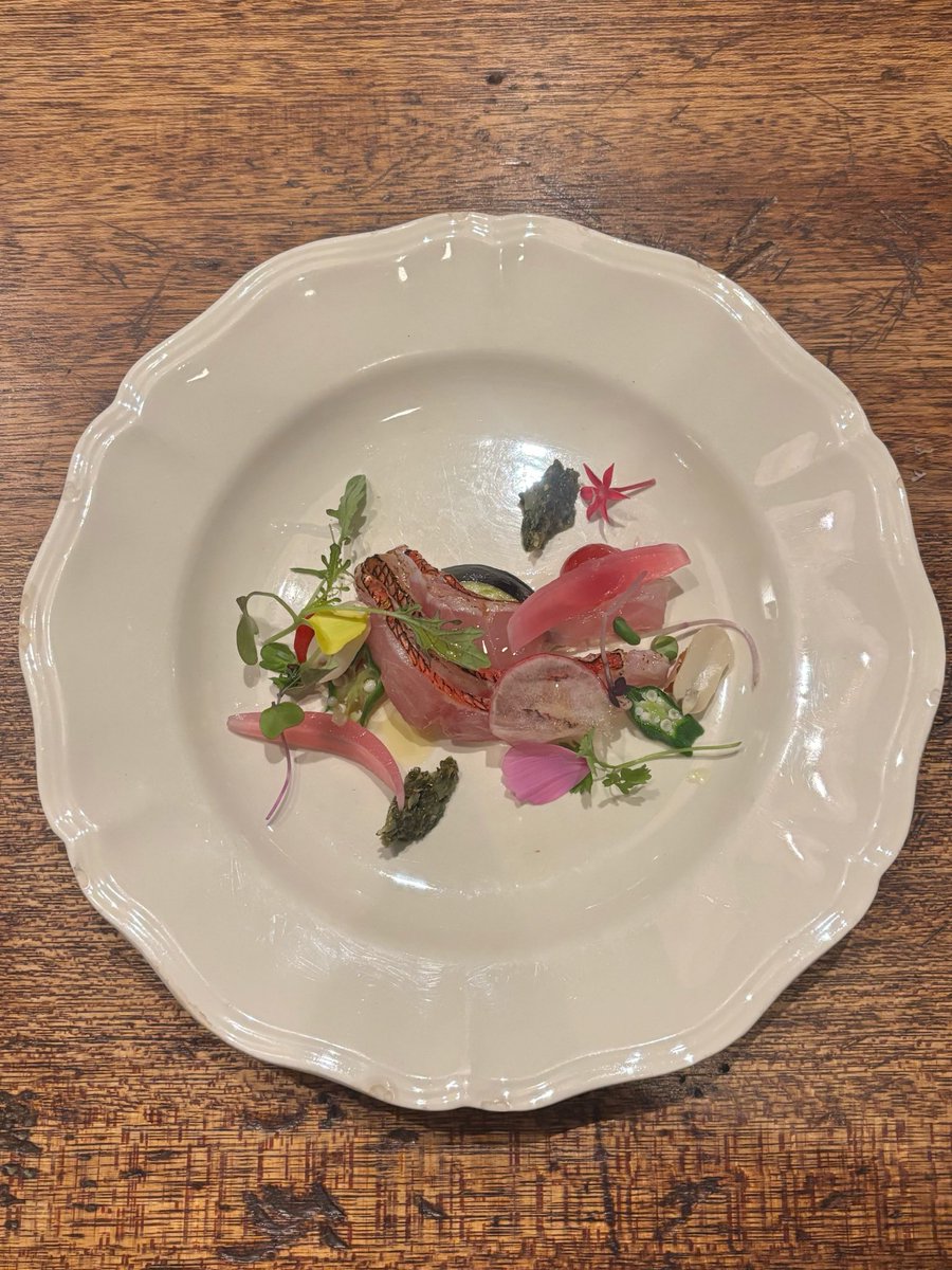 cdefxc's tweet photo. 料理人さんって画家だよね https://t.co/nfhcWmpjps