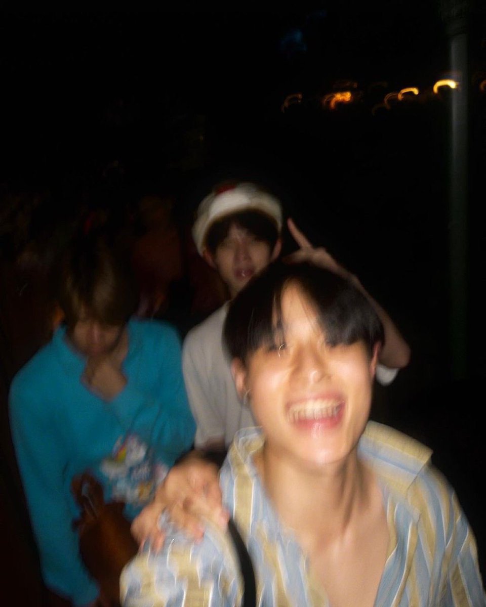 muldemht's tweet photo. อยากได้โอ่งคือสามหมีมานนอยู่ด้วยกันมาตั้งแต่ตัวเท่าต้นถั่วงอก จนตอนนี้ปริญญาใบแรกของสามหมีมาแล้วอ่ะ มานนโตมาด้วยกันจริงๆ หมีอีกสองตุววรีบตามนะะ — 🎓🤍💐🫳🏻

CELEBRATING NUTDAN

#GraduateNutdan #nutdan #lykn https://t.co/TW9B6oYW5d