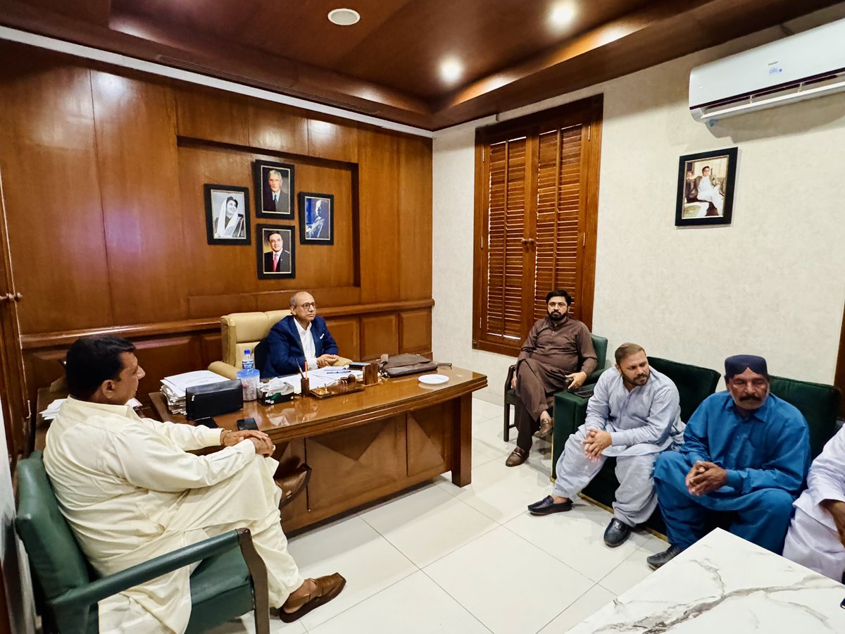 MinisterSindh's tweet photo. وزیر محنت و افرادی قوت سندھ سعید غنی سے جمعہ کے روز ان کے دفتر میں لوگوں نے ملاقات کی۔ https://t.co/EUcPzRh8rm