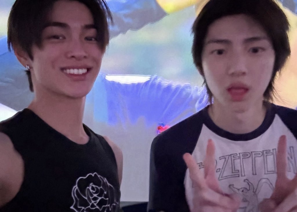 cellestedesire's tweet photo. jju duta femboy<3
ps. bonus kk femboy with brondong nyh🙇🏻♀️💖
#juhoon #jju #keonhoon #keonho #kono https://t.co/V2lkkzAl22