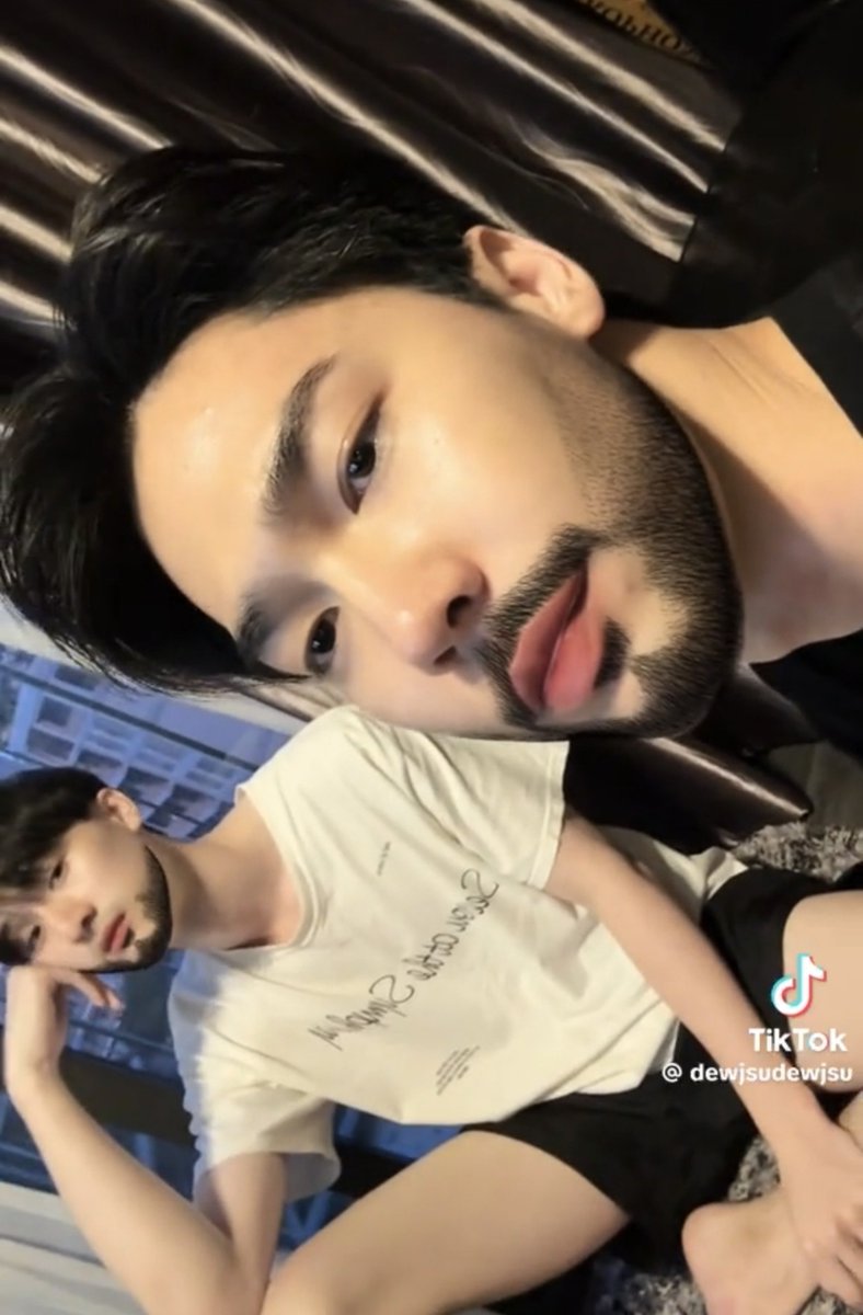 meepangg's tweet photo. ก็ secret are จริงๆอะ  ขอบคุณอโศกที่รถติด เลยได้มีคนไปอยู่ห้องดิวบ่อยๆ😳 https://t.co/BIfxr5vTXF