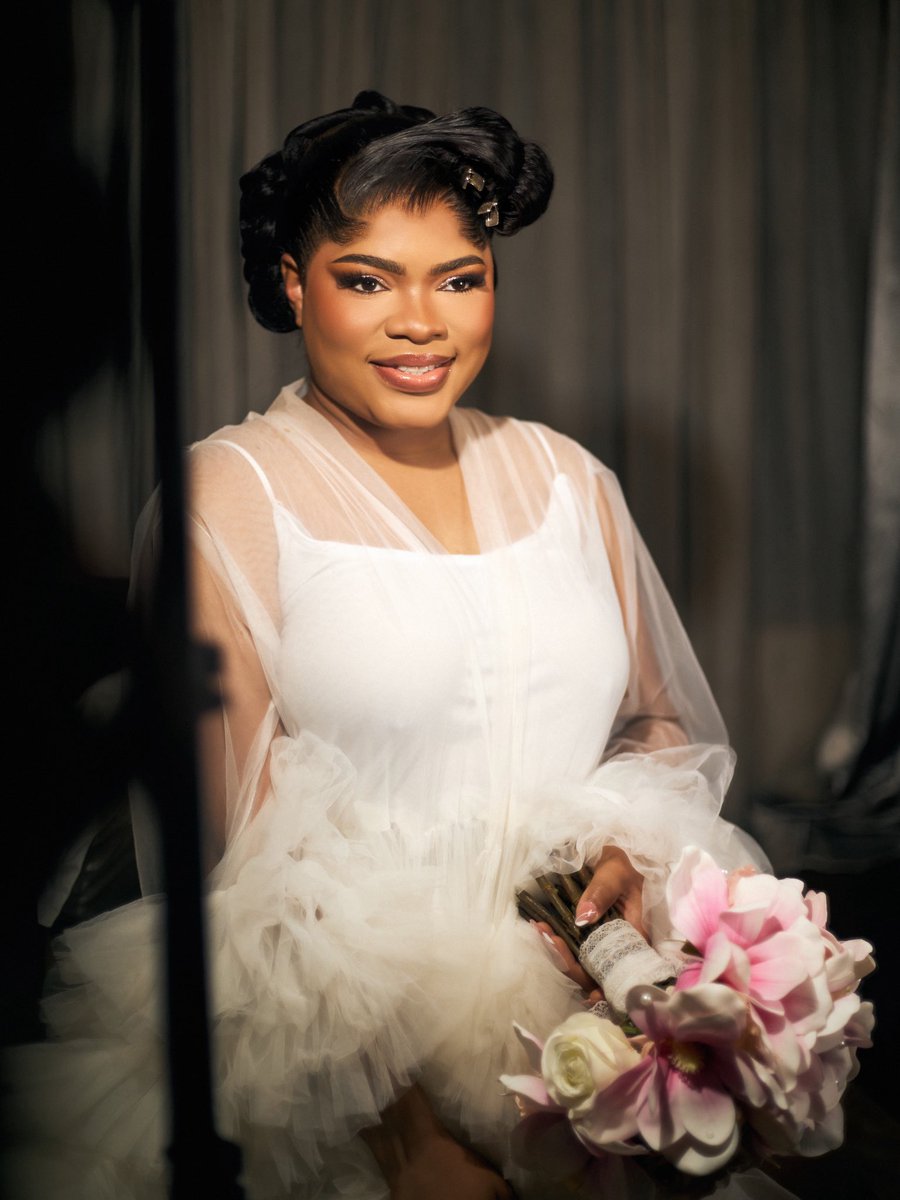 roy_ayomide's tweet photo. If i tell you I charge 5M  For a wedding this is why https://t.co/xasAZD89S7