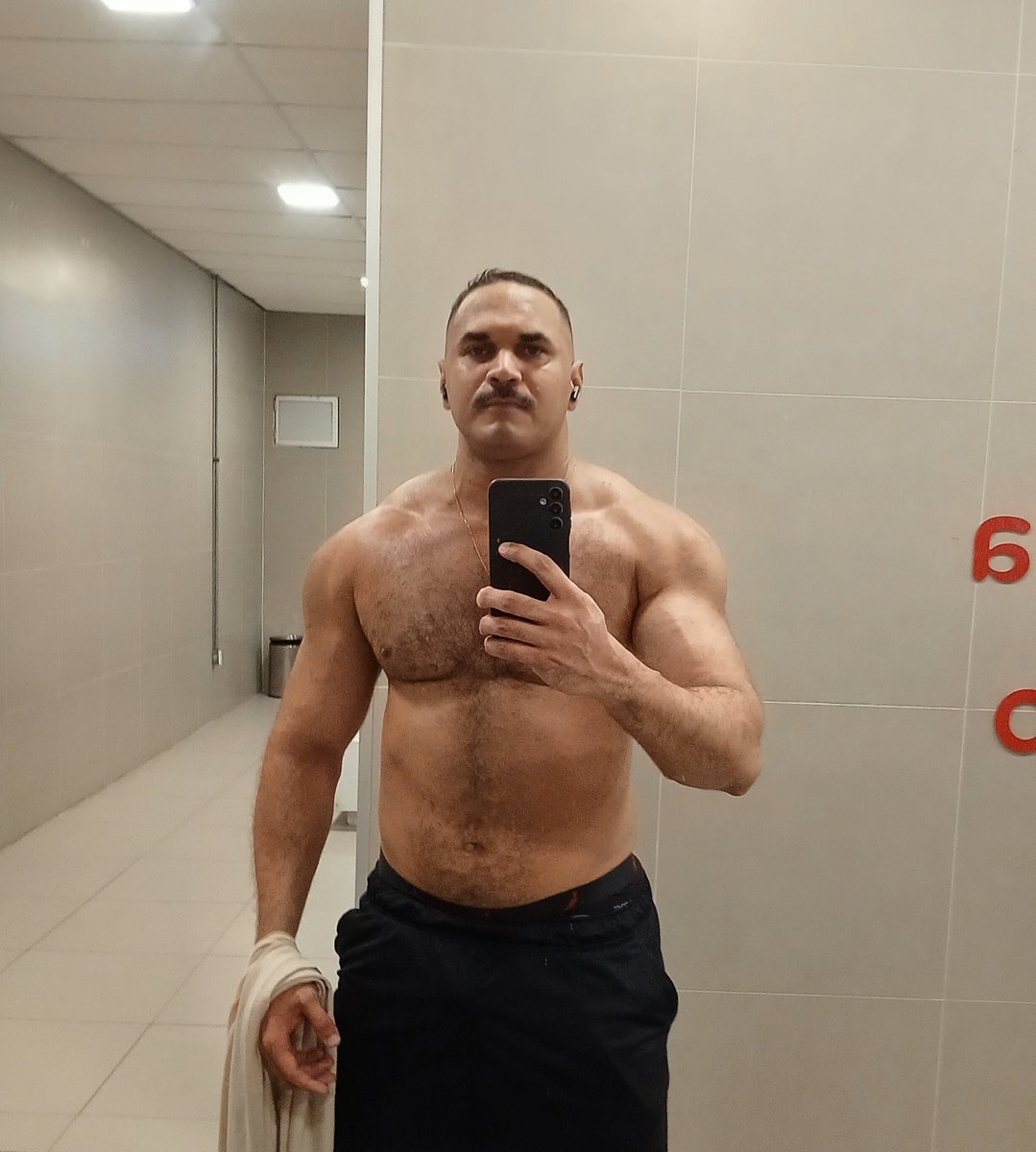 brunoqueioz's tweet photo. Bora monstro, pra fora!!!! 💪
108.800kg https://t.co/37BOTdbqs7