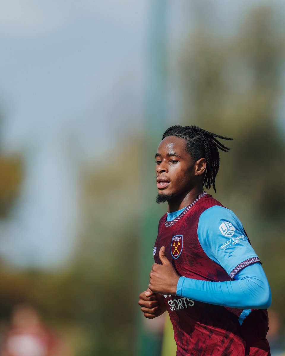 WestHam's tweet photo. More minutes in the legs as we faced Wycombe Wanderers in a behind-closed-doors training match today 🤝 https://t.co/24nPKScFvA