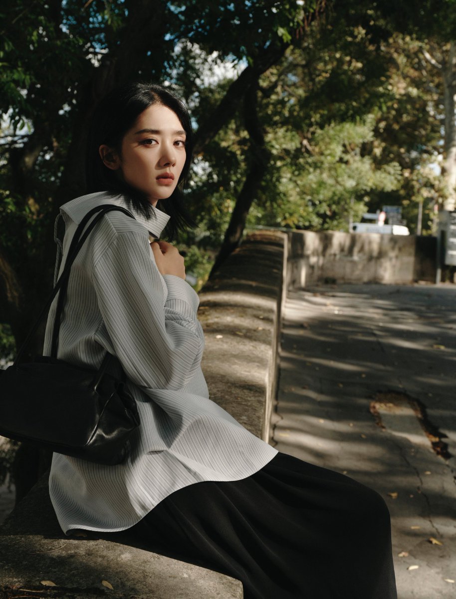WYL_STYLE's tweet photo. Gorgeous 

#WangYinglu 
#Yinglu
#ICICLESS27
#PFWSS27 https://t.co/NhA0e4Ie4f