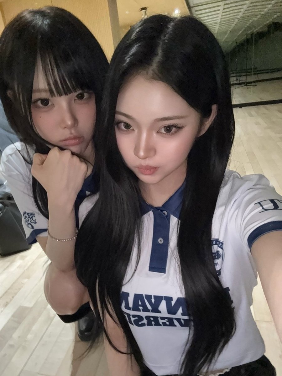 ouuxee's tweet photo. 261002 플러스챗 포스트 #김유나 

여러부운… 어제 한양대 사진이에요! 성대도 너무 재밌었는데 사진을 못 찍었네요…ㅠㅠ
이제 곧 팬 라이브로 찾아뵐 수 있는데 저 진짜 그날만 기다리고 있어요 여러분… 사랑해요 곧 만나요😳💕 https://t.co/DWwFOrTwNo