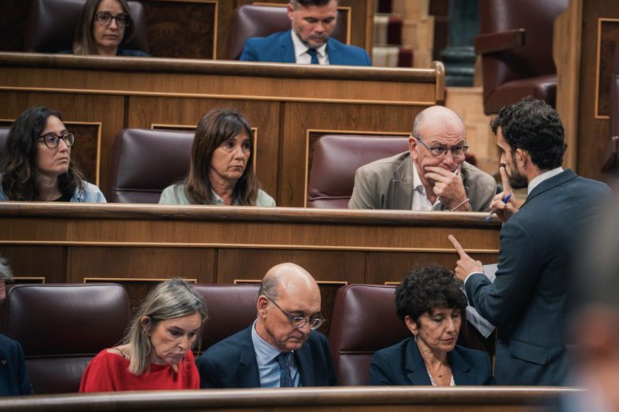 JaviRodrigo11's tweet photo. @CarlosHQuero se está convirtiendo en el nuevo ídolo de la juventud -no perroflauta- de España.

Hoy, ha mandado callar, en su cara, a la PSOE, con valor, sin complejos.

Tremendo https://t.co/yKBNUQssKu