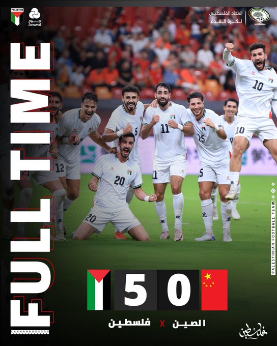 FutbolPalestine's tweet photo. A five star performance in Chongqing. China had no answers for Palestine in the first half. Absolutely scintillating football and a statement win 98 days out from the @afcasiancup! 

⚽️ 16' Al-Hamlawi 
⚽️ 22' Al-Hamlawi 
⚽️ 45' Dabbagh 
⚽️ 54' Dabbagh 
⚽️ 90+ Al-Qaq https://t.co/5MWUI94fa8