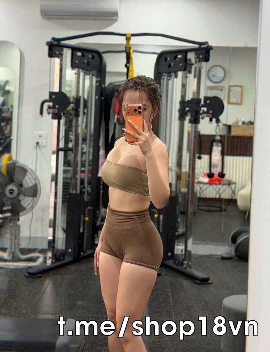 hotvicieoolv9's tweet photo. Gái gymer tập body ngon phết làm bồn chứa tinh thì đúng đỉnh https://t.co/icfHIRfk33