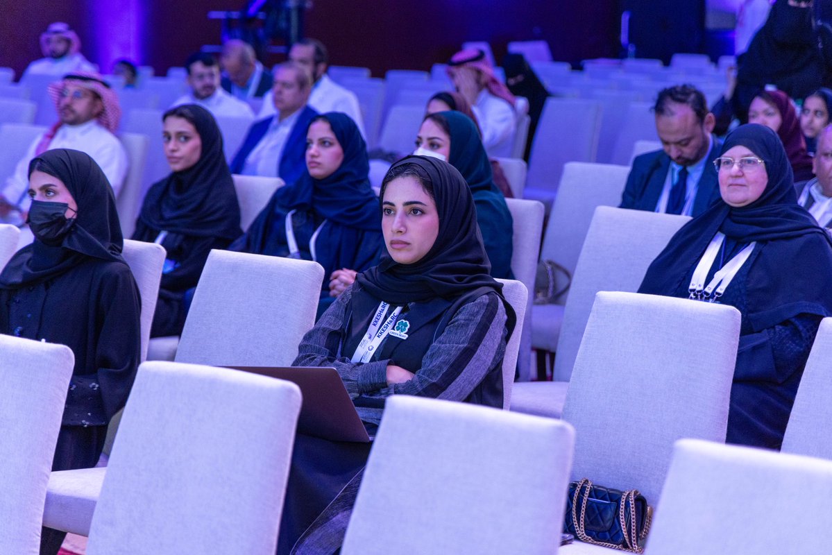 KKESHKSA's tweet photo. ضمن اليوم الثاني من #هاكاثون_العيون 2026، حضر المشاركون جلسة علمية بعنوان:

Artificial Intelligence in Ophthalmology

أدار الجلسة:
د. عدي العويفير، الرئيس المنظّم لهاكاثون العيون 2026
د. ديما جومر، رئيسة اللجنة العلمية للهاكاثون

تناولت الجلسة دور الذكاء الاصطناعي وتطبيقاته في طب العيون، وما يتيحه من فرص لدعم البحث العلمي.

#هاكاثون_العيون
#TheEyeHackathon