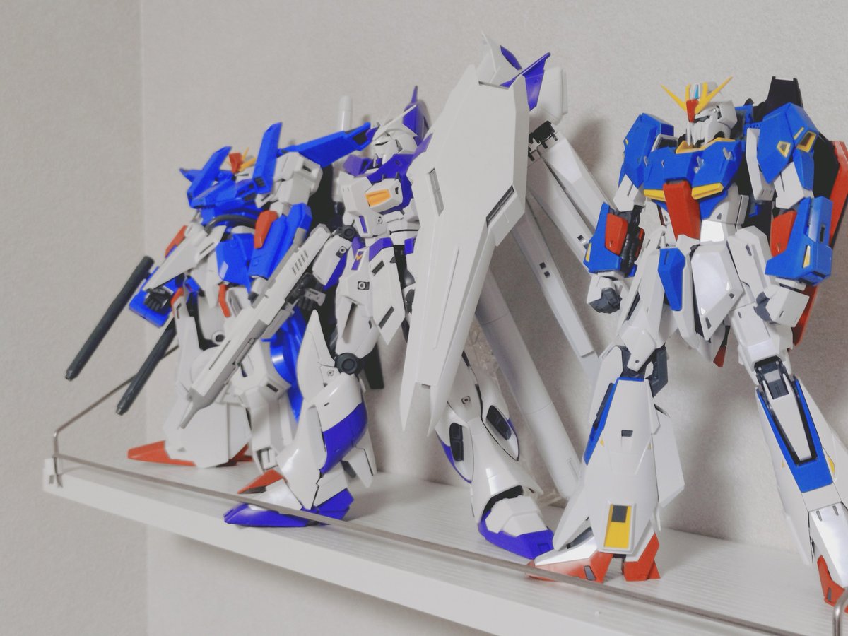 mebiusya's tweet photo. MG Zガンダム ver.ka
本体のパチ組完成　
アニメ版に寄せたデザインらしいが
40年経っても褪せないカッコよさよ

主人公機体トリオのver.ka揃った〜
しばらくはHGキット作成と
この３機の仕上げを頑張ろう

#ガンプラ好きと繋がりたい
#ガンプラ初心者 https://t.co/GhWCodNsXv