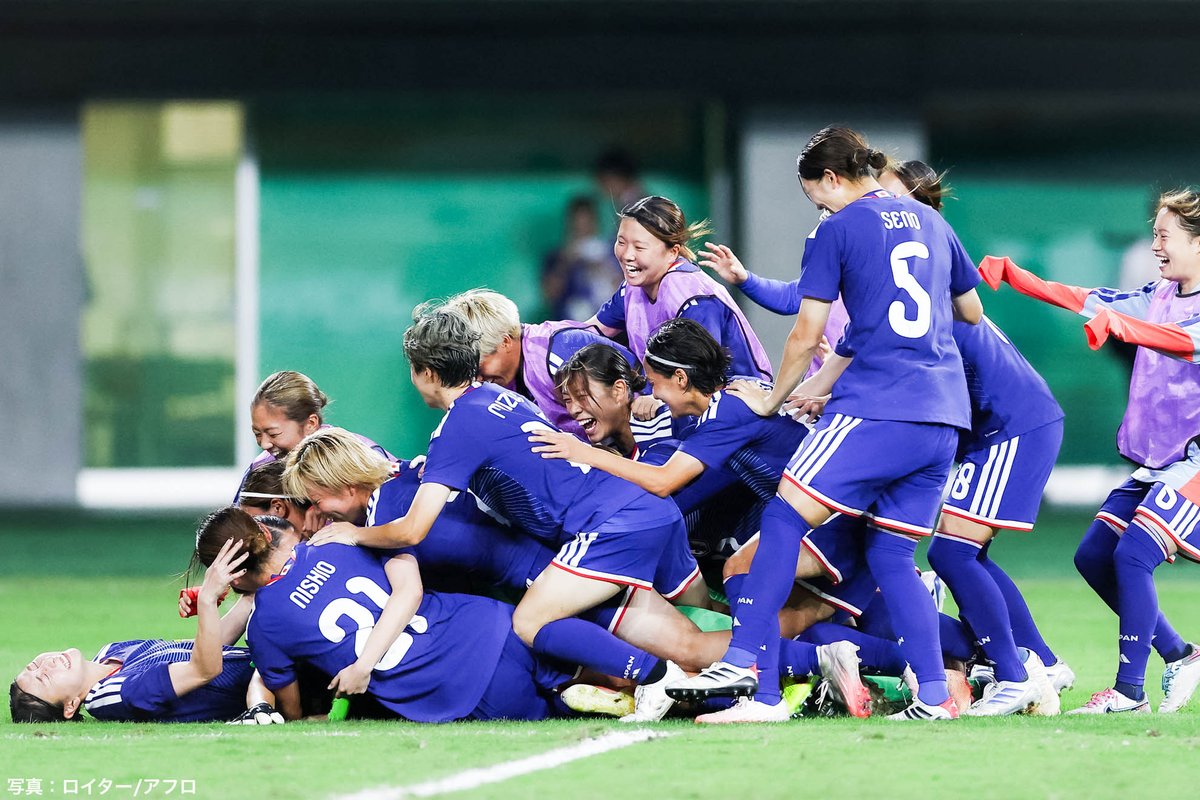 TeamJapan's tweet photo. 𝙈𝙊𝙈𝙀𝙉𝙏📷

待ち望んだ瞬間。

サッカー 女子 #TEAMJAPAN
アジア大会3連覇を達成！

@jfa_nadeshiko

@AsianGames_2026 #愛知名古屋2026 
#ともに一歩踏み出す勇気を https://t.co/SSRBIzHIvC