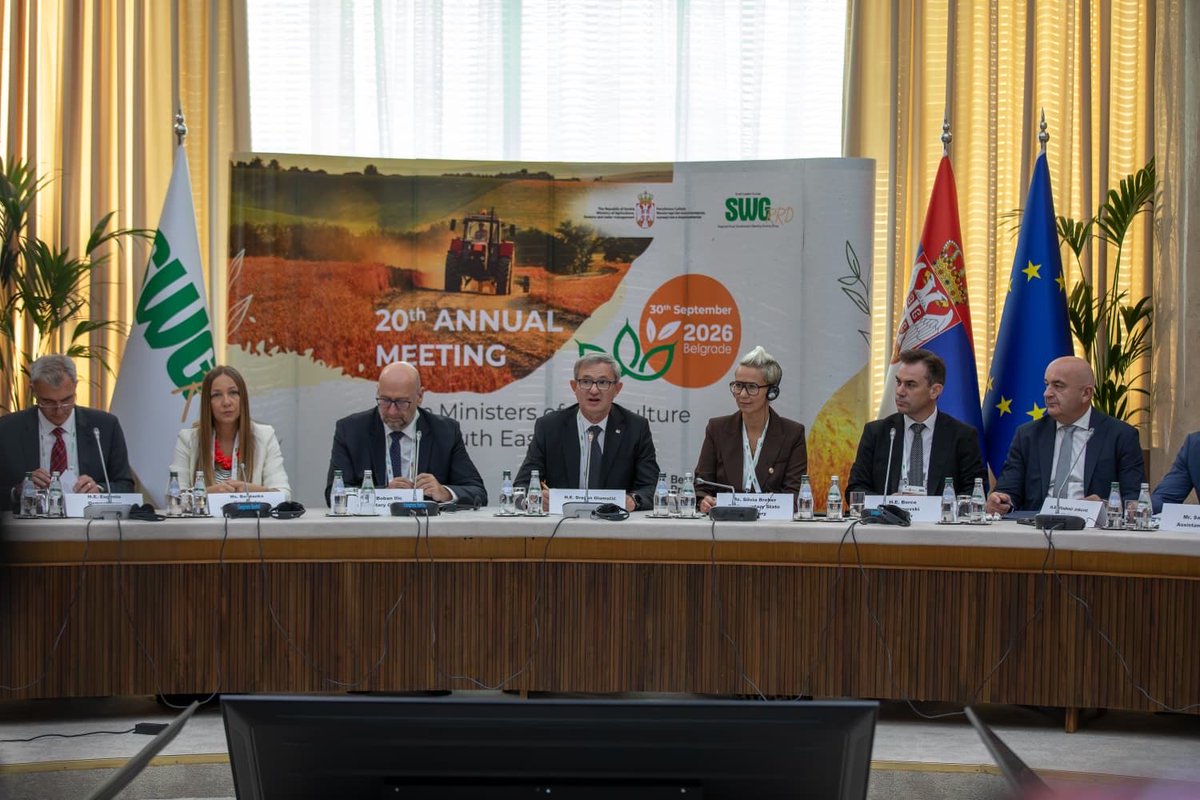 GermanAmbSkopje's tweet photo. Agriculture ministers from the region met in Belgrade in the framework of the @BerlinProcessWB. Good opportunity to also strengthen our bilateral relations during a meeting between 🇲🇰 Minister of Agriculture Serafimovski and 🇩🇪 @BMLEH_Bund Parliamentary State Secretary Breher. https://t.co/cox3sOrfad